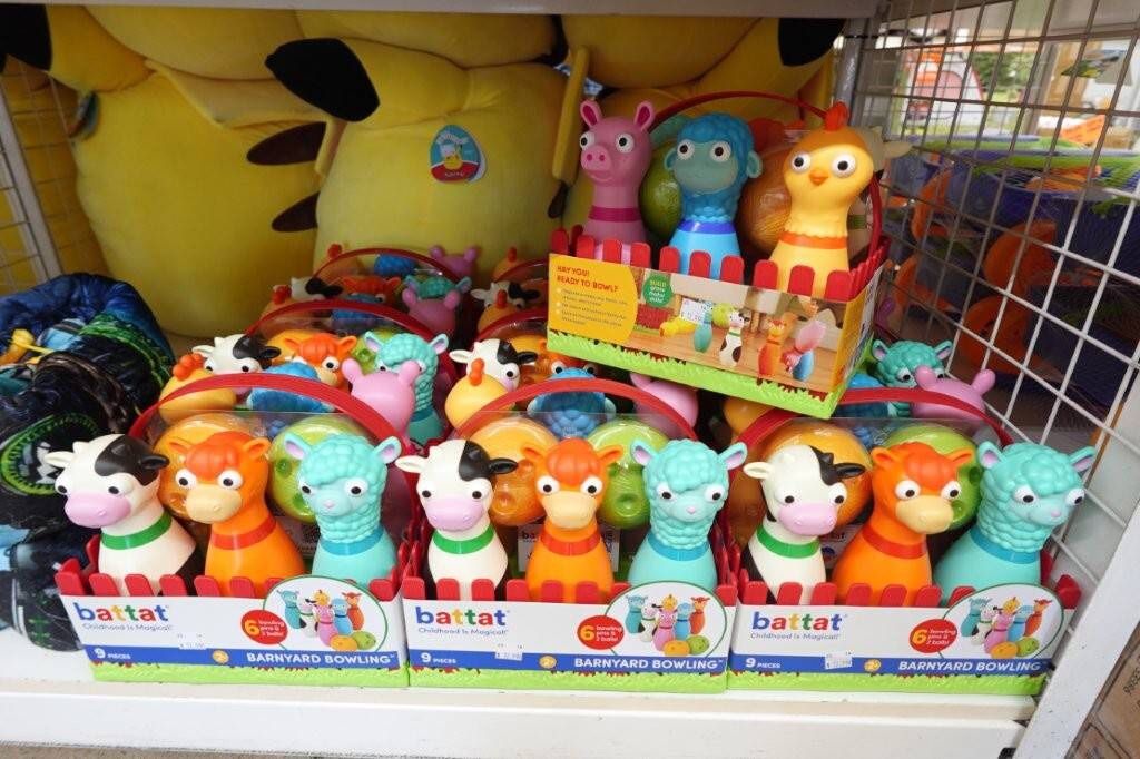 Battat Barnyard Bowling Set with 6 Farm Animal Pins 2 Balls Kid Toys
