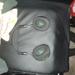 Xbox One gaming headphones.