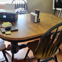 Kitchen Table And 6 Chairs