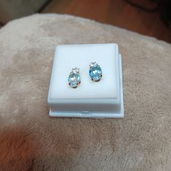 BLUE TOPAZ EARRINGS 3 CARATS  EACH STONE.WITH WHITE TOPAZ