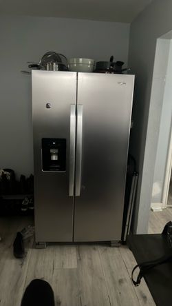 Whirlpool fridge like new