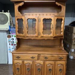 Nice Hutch With Chairs Very Nice Wood Furniture 