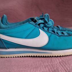 Nike Classic Cortez Retro Sneakers 👟