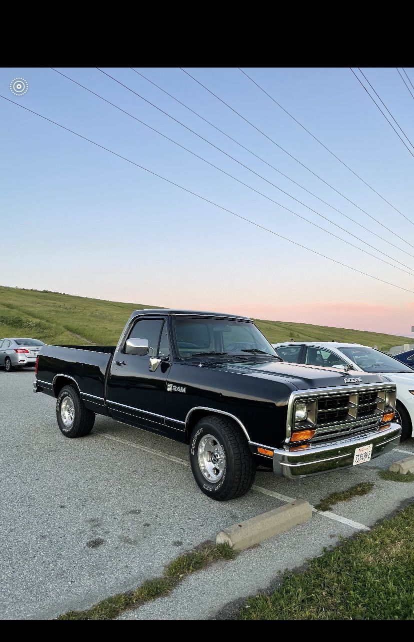 1988 Dodge D100