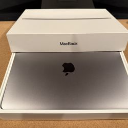 Apple 2017 Macbook with 1.2GHz Intel Core m3 (12-inch, 8GB RAM, 256GB SSD Storage) Space Gray (Model No. A1534)