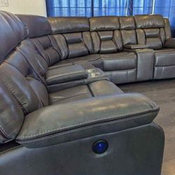 New Power Recliner Sectional Couch / Free Delivery 