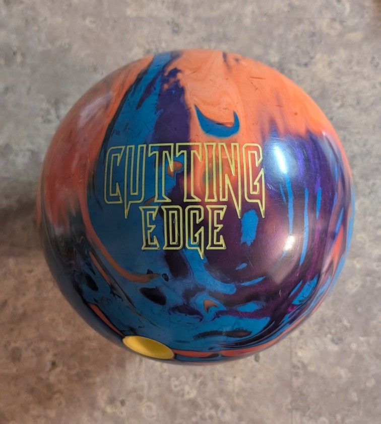 15 lb. Brunswick Cutting Edge Hybrid Bowling Ball