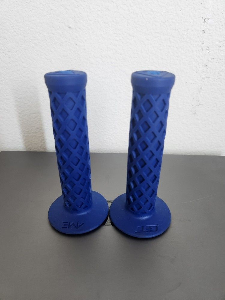 Blue Gt Anatomical Flanged Nos Grips With Gt Ame Logo