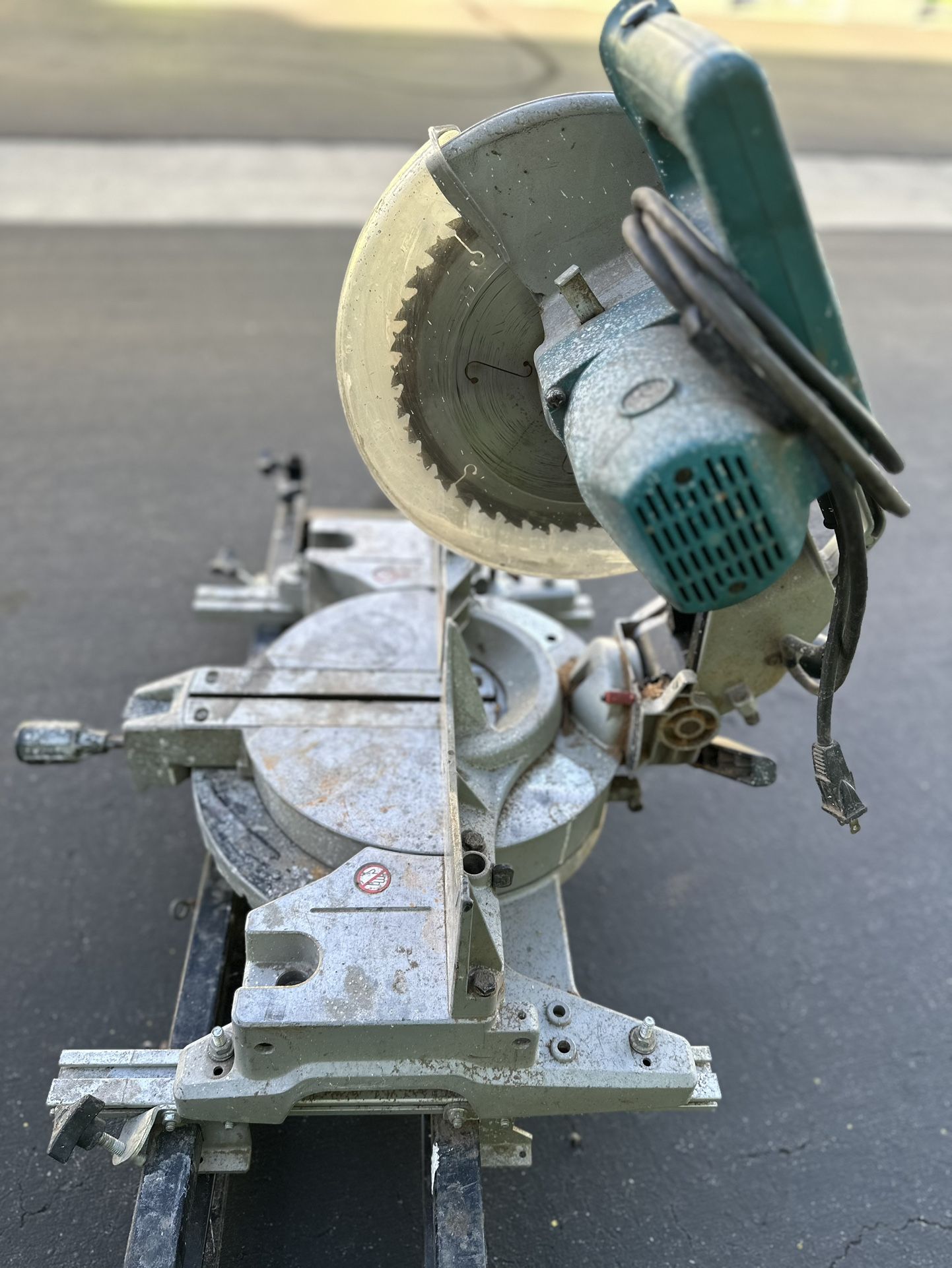 Makita LS1221 12" Compound Miter Saw 4.6 (37)