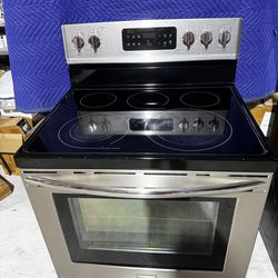 Frigidaire stove range oven electric