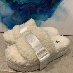 Ugg Women Slip Ons Size 8.5-9