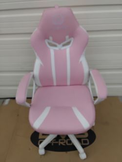 Nice Pink And White Office Or Game Chair With Arm Rests & Fully Adjustable New Display Model.