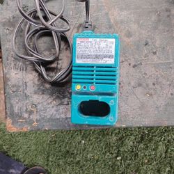 Makita Fast Charger 9 Volt