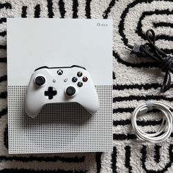 Xbox One S (1TB) – Lightly Used – Controller + Need for Speed Rivals