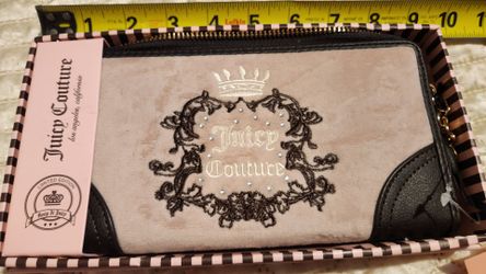 NWT Juicy Couture Velour Zip-Around Wallet