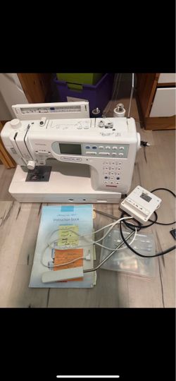 Memory Craft 6600 Pro Sewing Machine
