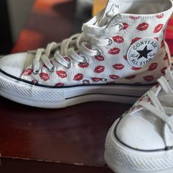 Converse Women’s Size 7