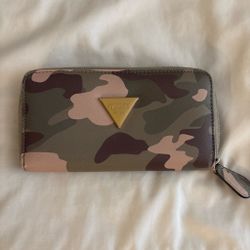 Guess wallet pink and green camo