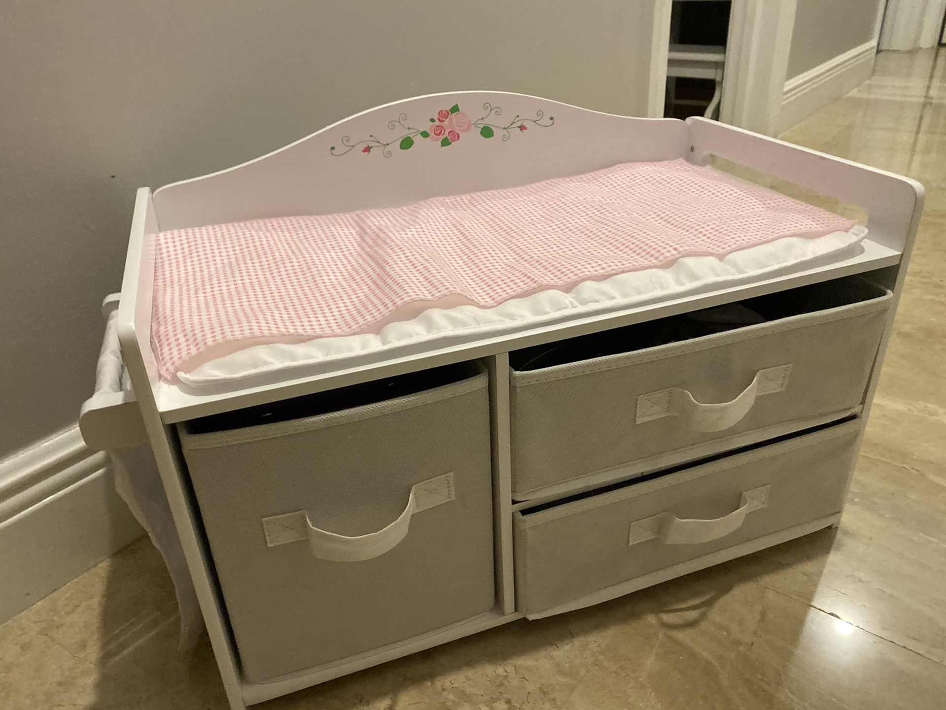 Play baby changing table