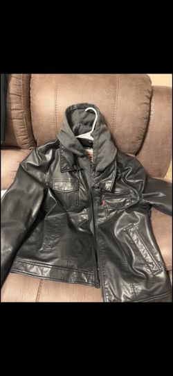 Men’s Levi jacket 2XL fits like and XL runs small