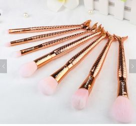 7pcs Mermaid tail makeup brush set. golden fish
