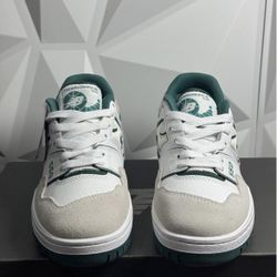 New Balance Green/White 550 - Size #8.5/9.5/10 us Men or #6/7.5/8 us Women - New 