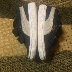 Black And White Pumas