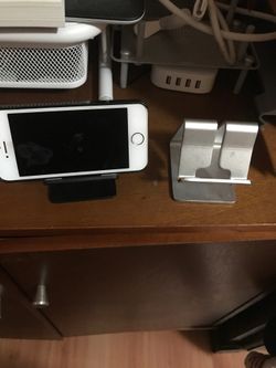 2 stands para teléfono