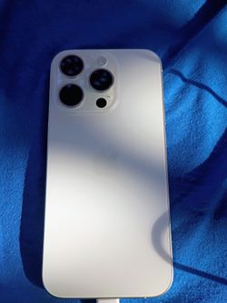 iPhone 15 pro unlocked any carrier new 86 percent battery no strach
