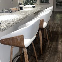 Set of 4 kitchen chairs