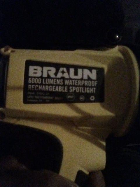 6000 LUMEN, Spotlight