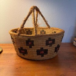 Antique 1900s Quinault Native American Basket  Geometric