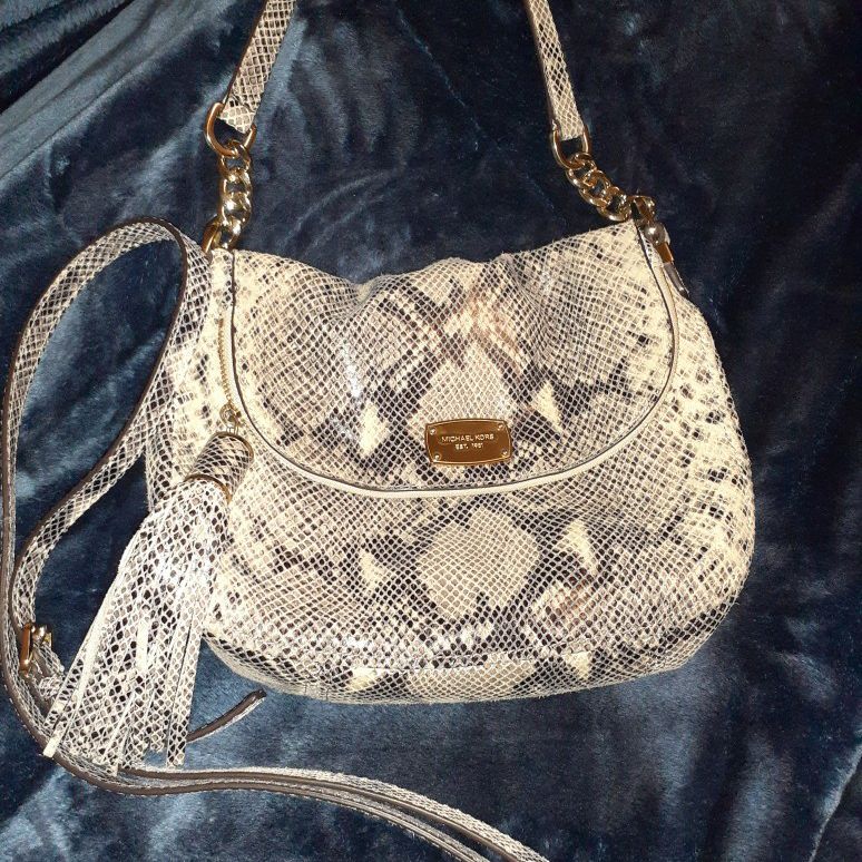 Michael Kors Leather Hobo W/ Extra Strap