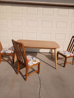 Kitchen Table 3 Chairs
