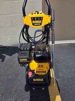 🔥 DEWALT 3400 PSI 2.5 GPM Gas Pressure Washer – Only $285!
