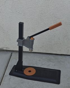Anvil Bench Capper