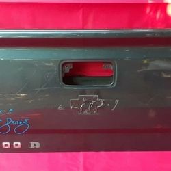2014-2015-2016-2017-2018 CHEVY SILVERADO 1500 TAILGATE LIFTGATE OEM USED 