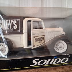 HERSHEY TRUCK/ BOX