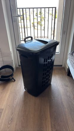 Sterilite Laundry Hamper w/ Wheels