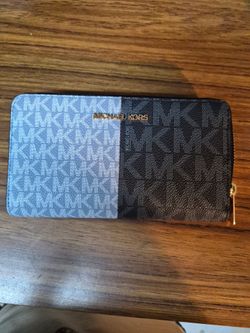 MK zipper wallet