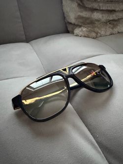 Louis Vuitton Mascot Sunglasses Z0936W – Black & Gold Aviator Designer Shades