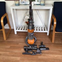 Dyson vacuum cleaner works really good all attachments there