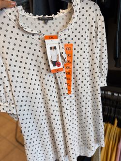 Ladies Adrianna Papell blouse