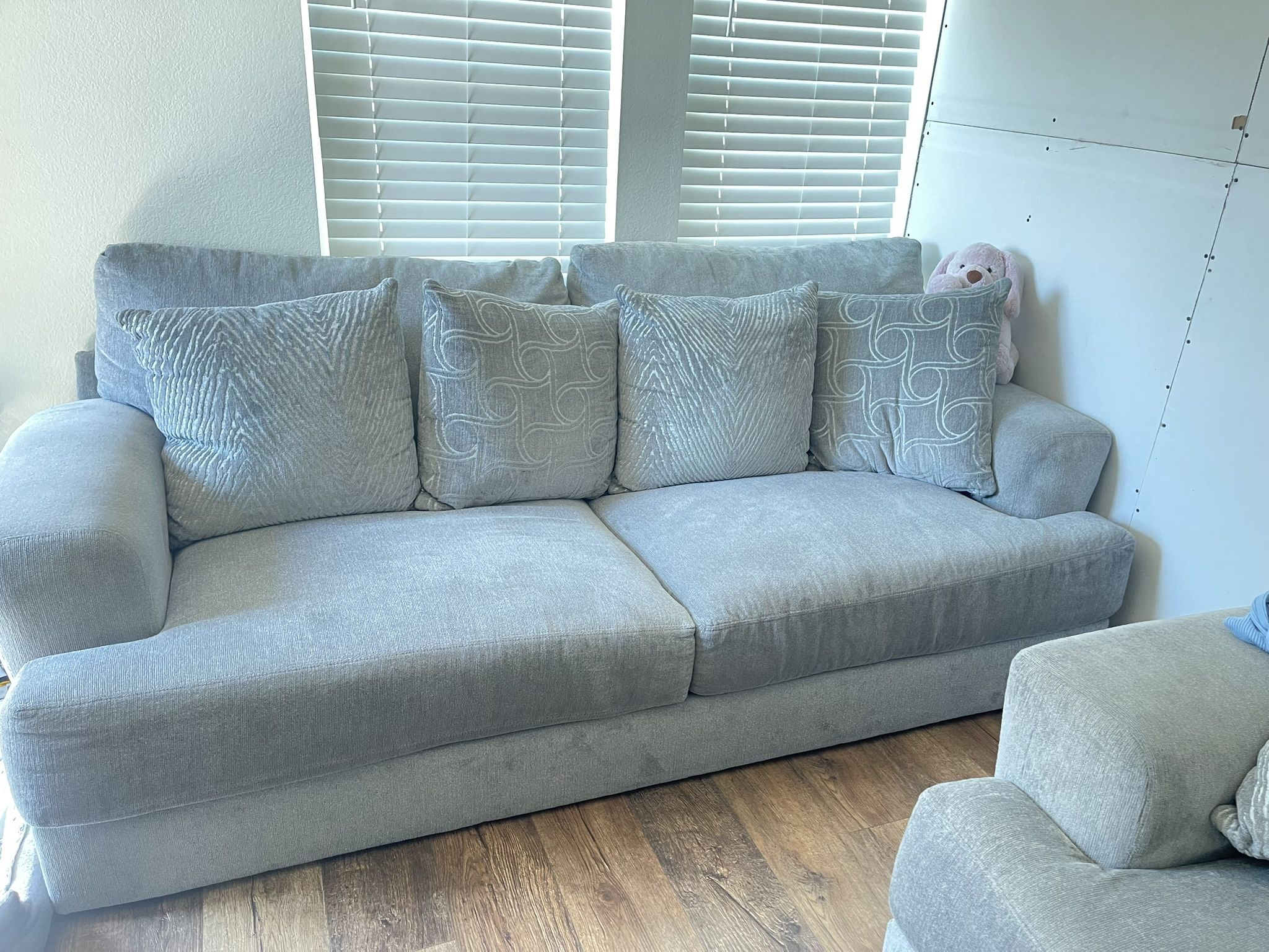 For Sale Clean Couches 