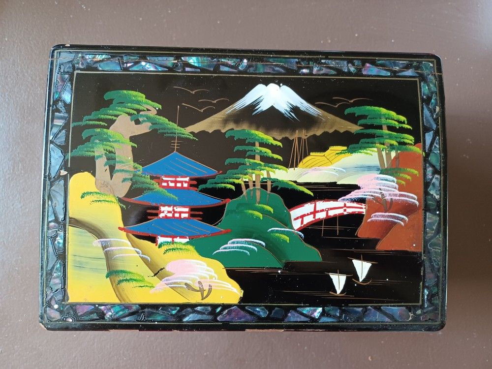 Vintage Japan Crestline collectible jewelry Music Box for Sale in Des Plaines, IL OfferUp