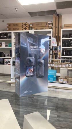Insta360 X6 8k Camera Essentials Bundle