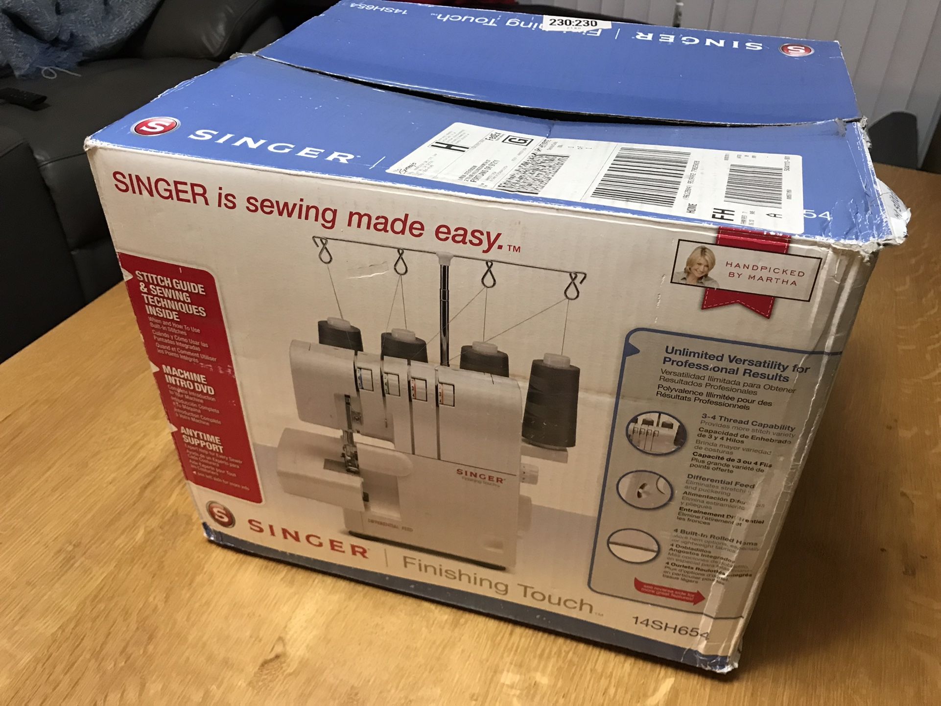 Singer Finishing Touch 14SH654 , Excellent