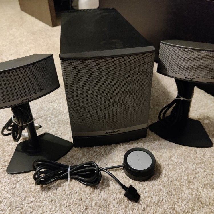 Bose Companion 5 Multimedia Speaker System 