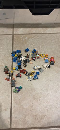 Small minifigure lot