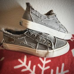 Tattered Slip On Blow Fish Sneakers/ sz: 7